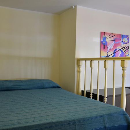 Gemelli Holidays -2 Easy Lofts, Groundfloor With Courtyard, Mezzanine Bedroom, Baby & Pet Friendly, Near Monte Mario Station Connecting To Center In 20 Minutes, 2 Steps From Bus, Groceries, Restaurants, Park, Cycle Path - Warm Guest Care In 4 Languag Eksteriør bilde